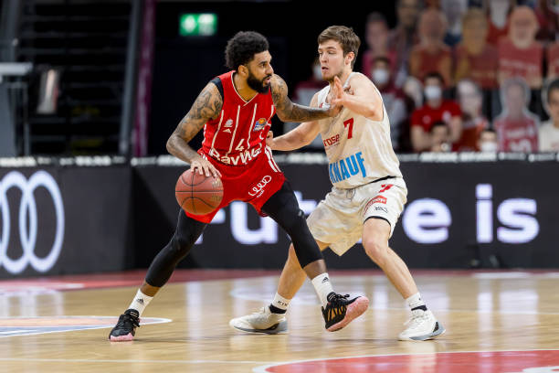 他连续命中 他连续命中